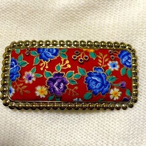 Red Korean vintage clip